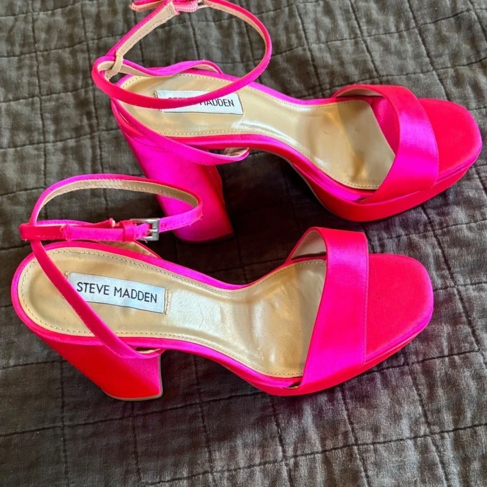 Steve Madden Lessa Hot Pink Satin Platform Block Heel Sandals Mens 9.5M LESS06S1